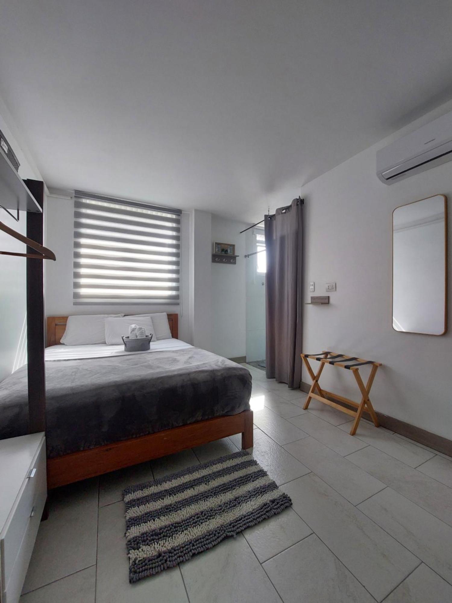 Libertad 109 Hotel Con Generador Electrico La Libertad Ngoại thất bức ảnh